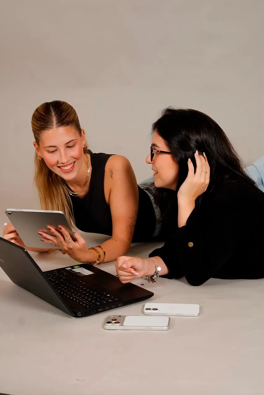 Nicolly e Mirelle, fundadoras da Nivell